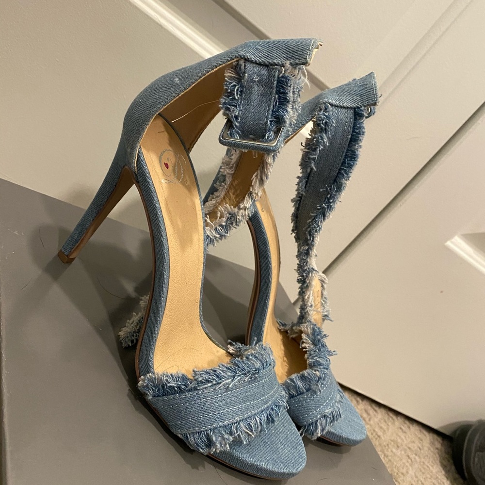 Heels - Picture 2 of 2